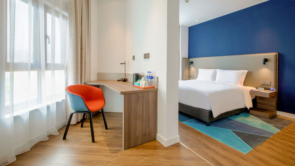 Holiday Inn Express Free Trade Zone Suite