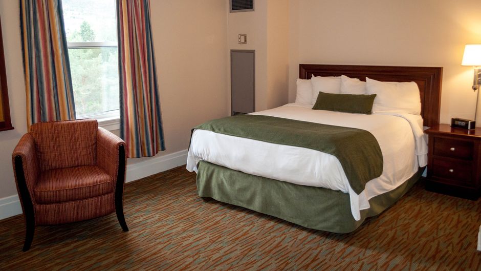 Glynmill Inn Room
