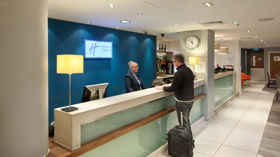 Holiday Inn Express Manchester City Ctr Lobby