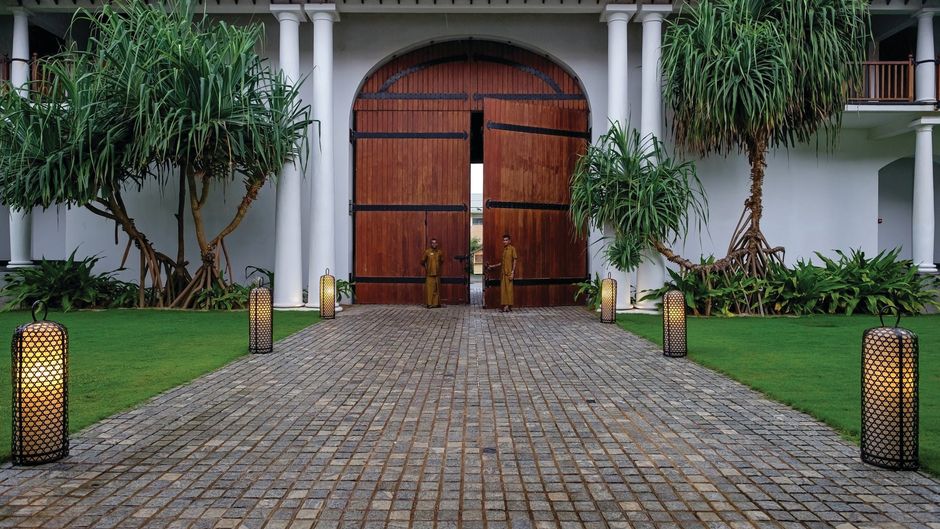 The Fortress Resort & Spa Exterior
