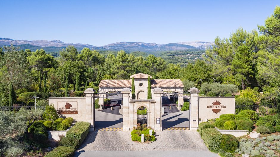 Terre Blanche Hotel Spa Golf Resort Exterior