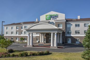 Holiday Inn Express Hotel & Suites