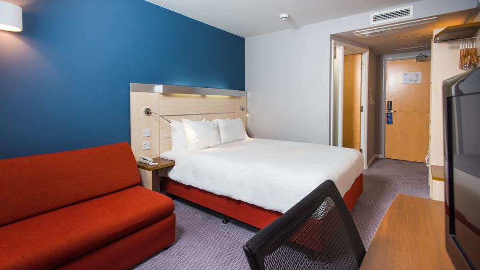 Holiday Inn Express Swindon City Centre Room