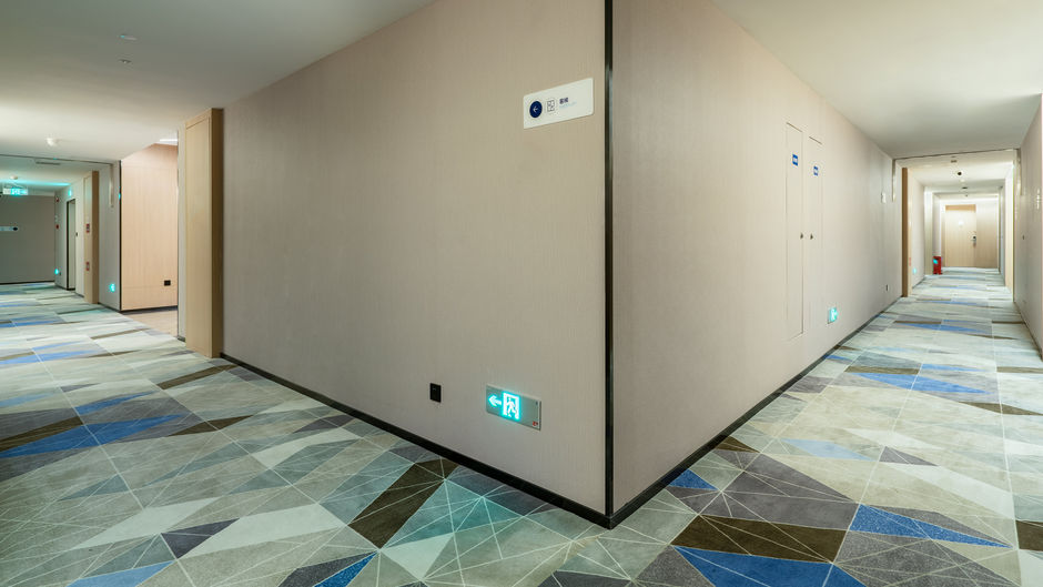 Holiday Inn Express Financial Center Lobby