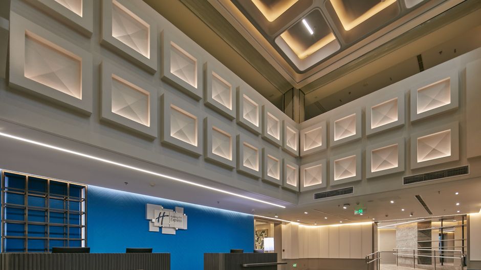 Holiday Inn Express Beijing Badaling Lobby