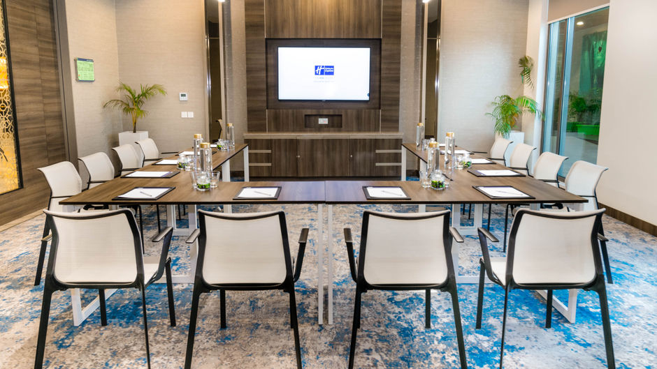 Holiday Inn Express Kolkata Airport Meeting