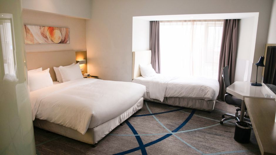 Holiday Inn Express Chengde Downtown Suite