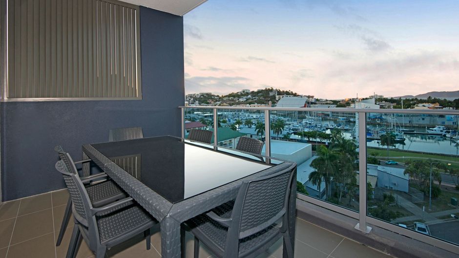 Allure Hotel and Apartments Room