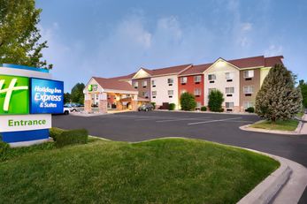 Holiday Inn Express Hotel & Suites