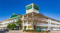 HomeTowne Studios Houston - West Oaks