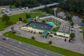 Red Carpet Inn & Suites