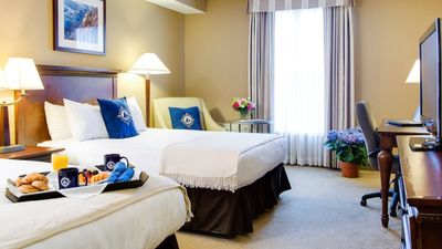 Salem Waterfront Hotel
