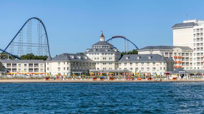 Hotel Breakers at Cedar Point