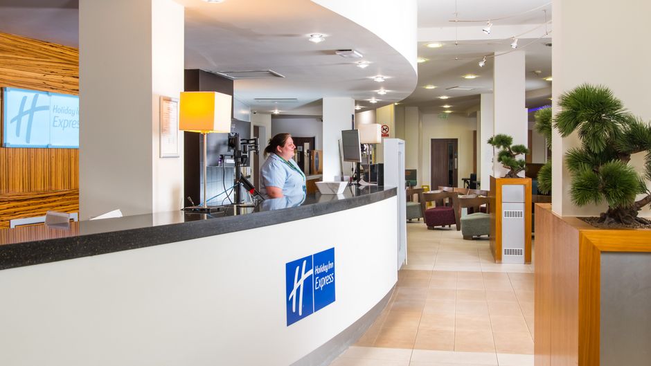 Holiday Inn Express Tamworth Lobby