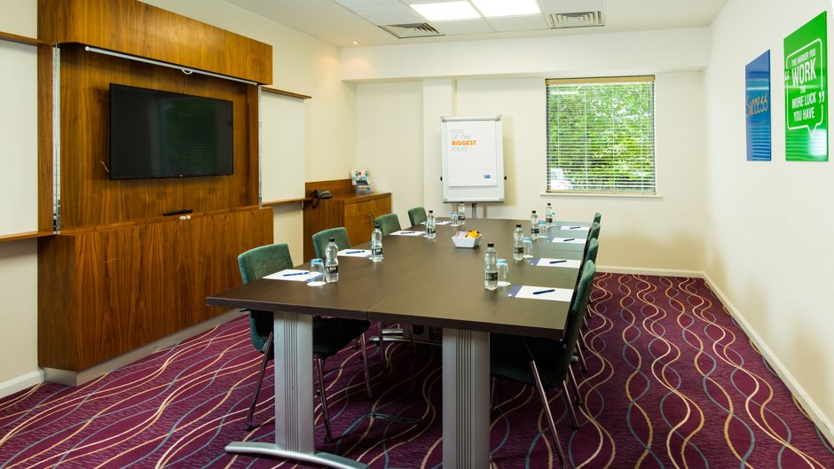 Holiday Inn Express Tamworth Meeting