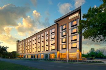 Holiday Inn Express Boston Logan Airport