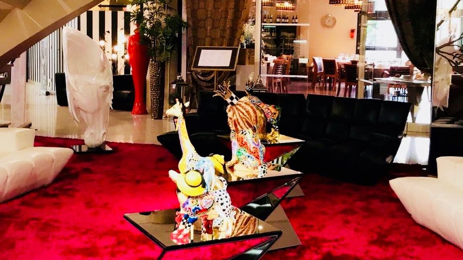 Grand de Hotel, Nimes Lobby