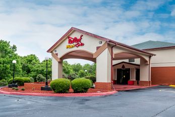 Red Roof PLUS & Suites Opelika