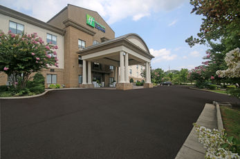Holiday Inn Express Troutville - Roanoke