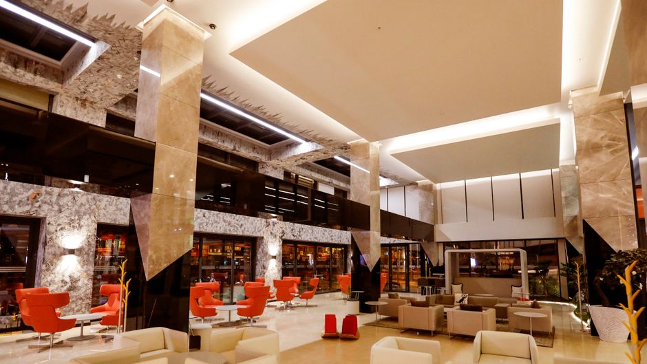 Holiday Inn Kayseri Duvenonu Lobby