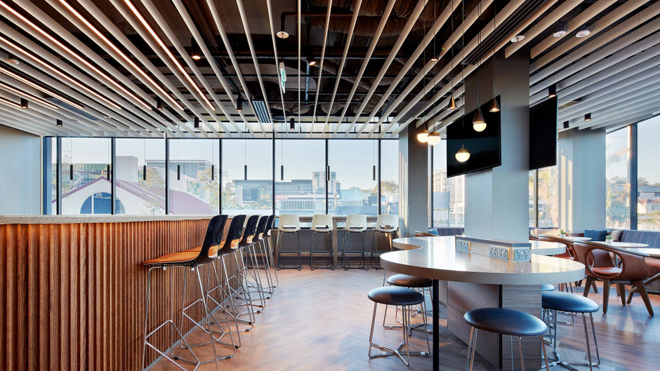 Holiday Inn Express Sydney Airport Lobby