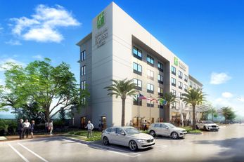 Holiday Inn Express & Suites Doral