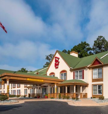 Red Roof Inn & Suites Stafford, VA - Qua