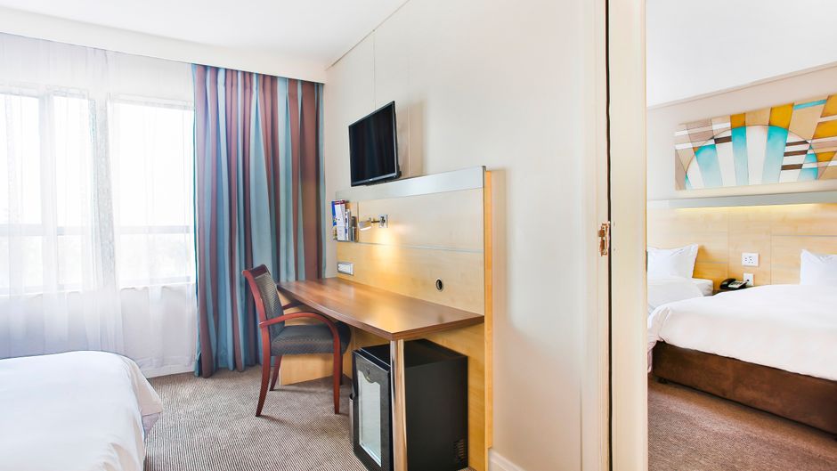 Holiday Inn Express Sandton-Woodmead Room
