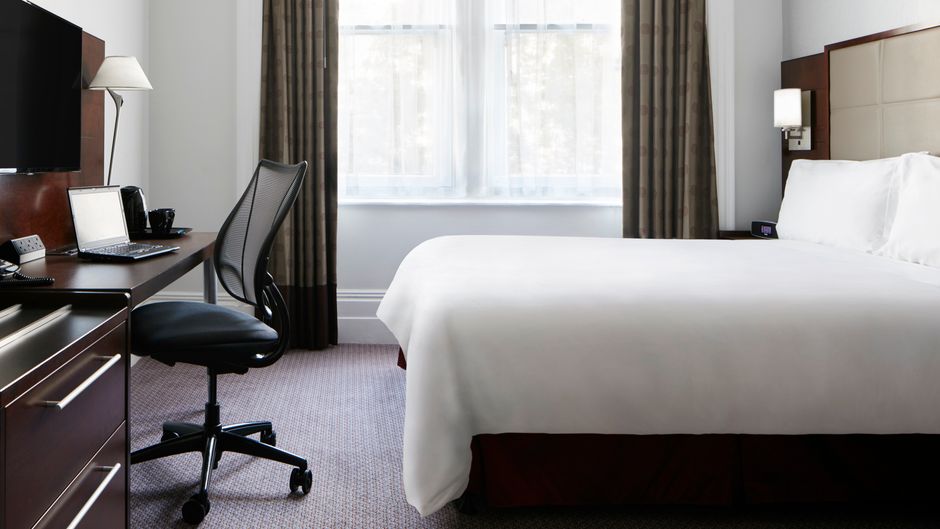 The Grand at Trafalgar Square Hotel Room