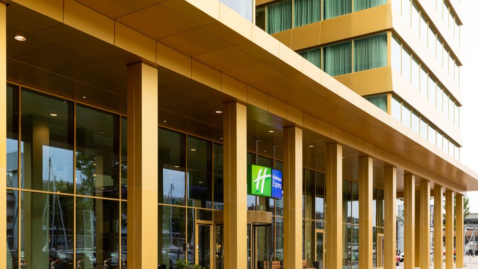 Holiday Inn Express North Riverside Exterior