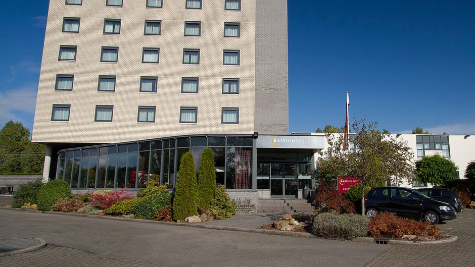 Bastion Hotel Exterior