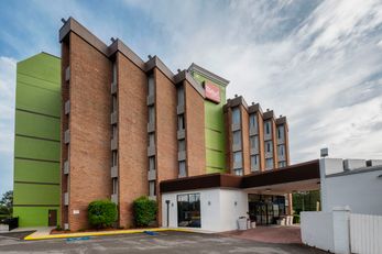 Red Roof Inn & Suites Macon