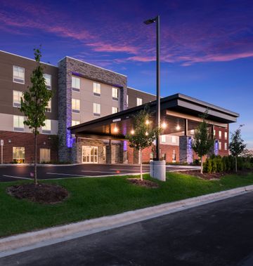 Holiday Inn Express/Stes Hoffman Estates