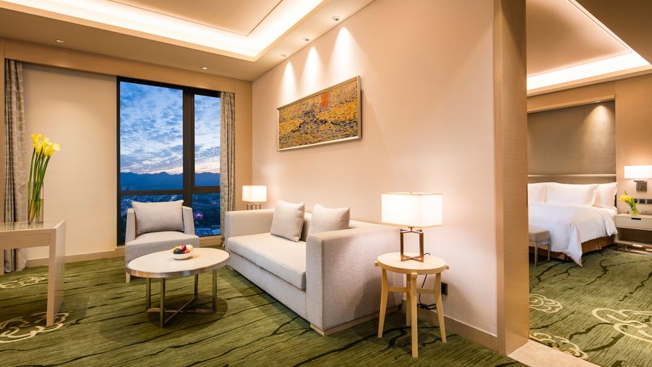 Holiday Inn Chongqing University Town Suite