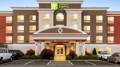 Holiday Inn Express Hotel & Suites