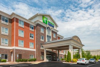 Holiday Inn Express Hotel & Suites