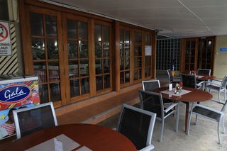 Huon Gulf Hotel & Apartments