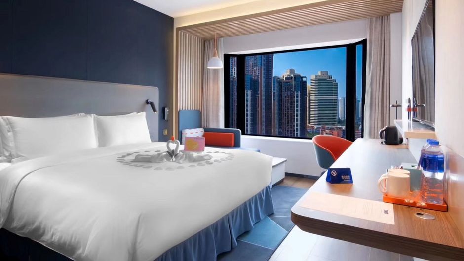 Holiday Inn Express Optical Valley Room