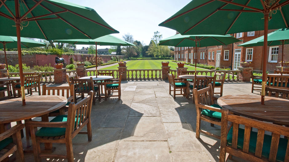 Cbh Jockey Club Rooms Exterior