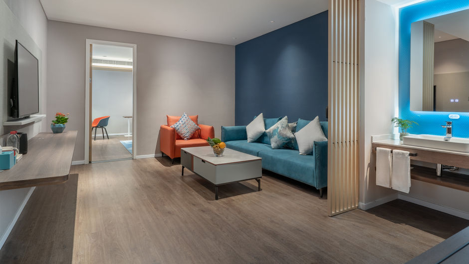 Holiday Inn Exp South Railway Station Suite