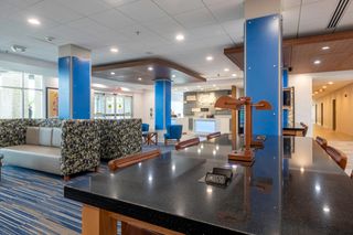 Holiday Inn Express & Suites Staunton