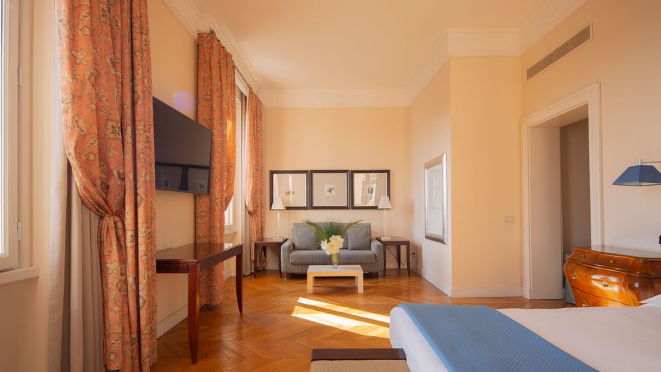 Rose Garden Palace Room