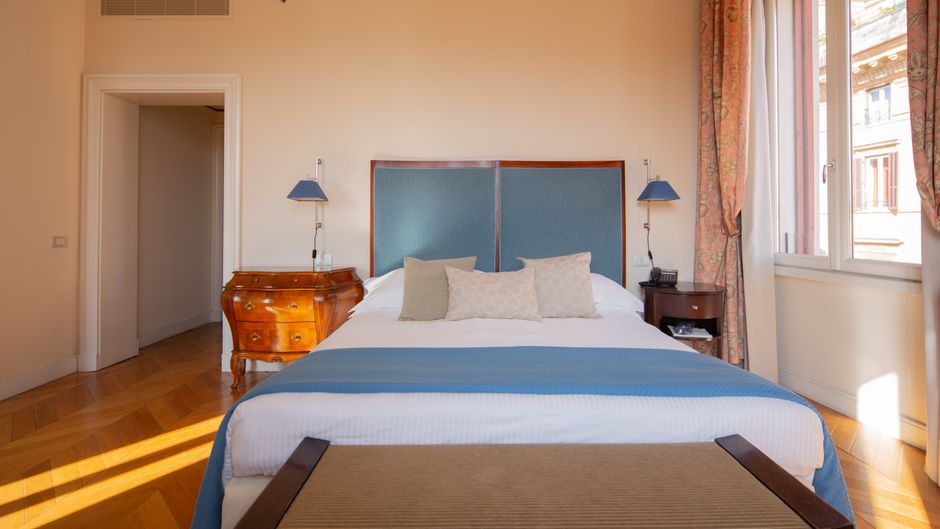 Rose Garden Palace Room