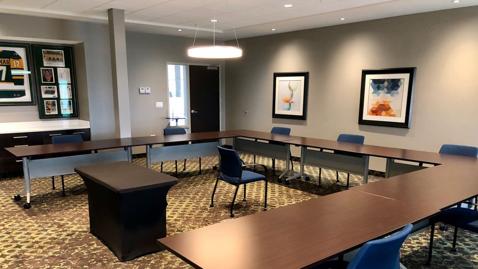 Staybridge Suites Saskatoon University Meeting