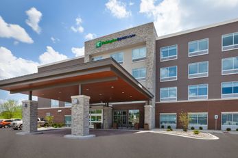 Holiday Inn Express & Stes Airport South
