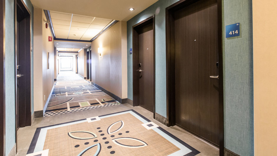 Holiday Inn Express & Stes Spruce Grove Lobby