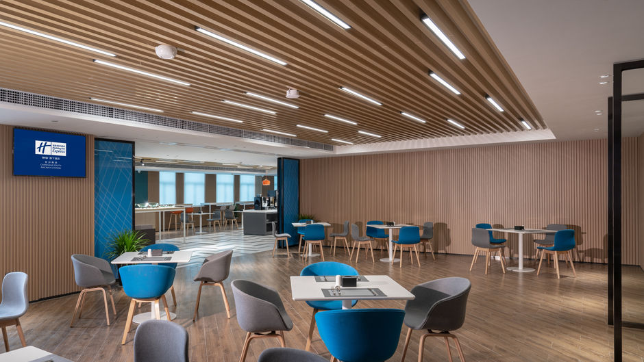 Holiday Inn Exp South Railway Station Restaurant