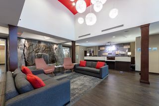 Holiday Inn Express Suites Riverport