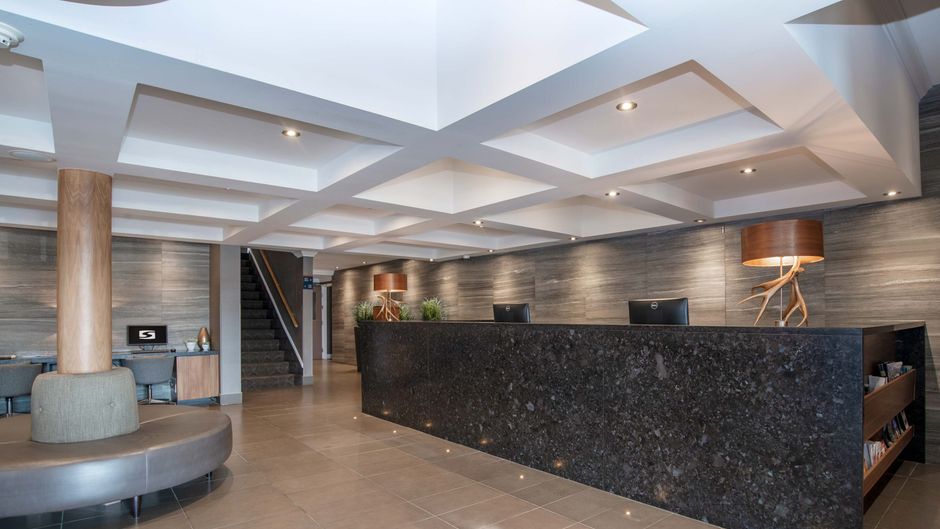 Sandman Inn & Suites Vernon Lobby
