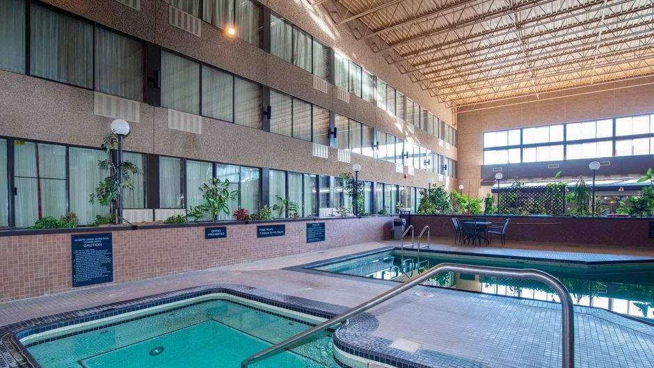Sandman Hotel Castlegar Pool